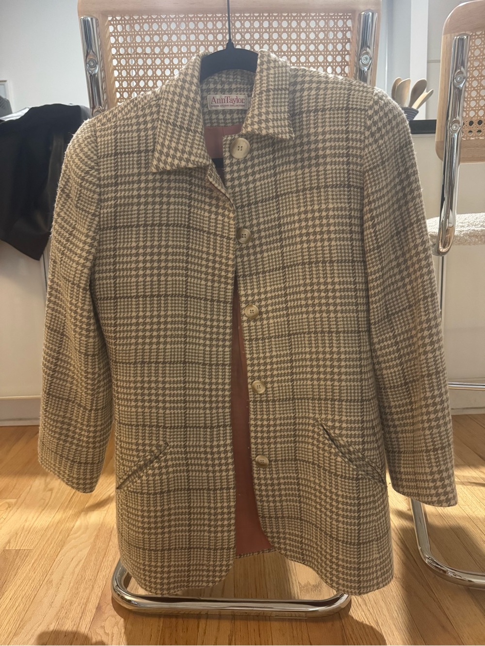 Ann Taylor Beige and Cream Houndstooth Blazer Jacket